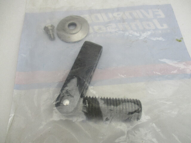 0388052 388052 OMC Evinrude Johnson 14-65 HP Outboard Handle Clamp Screw