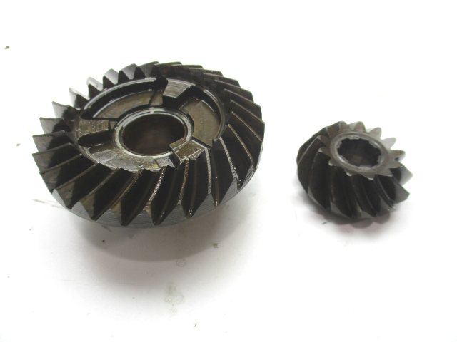 0985050 OMC Cobra Stern Drive Johnson Evinrude Outboards Forward & Pinion Gear