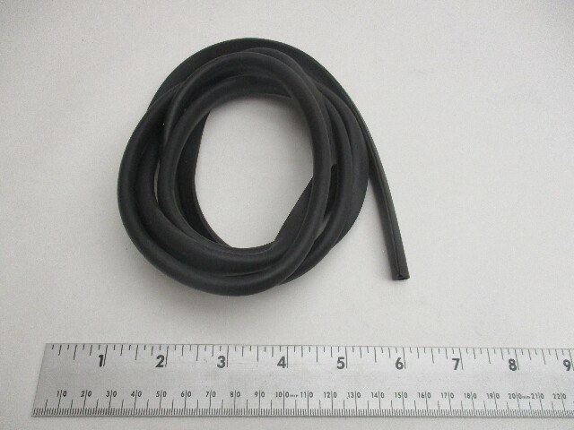 204866 0204866 OMC Evinrude Johnson Outboard Motor Cover Cowl Seal 66"