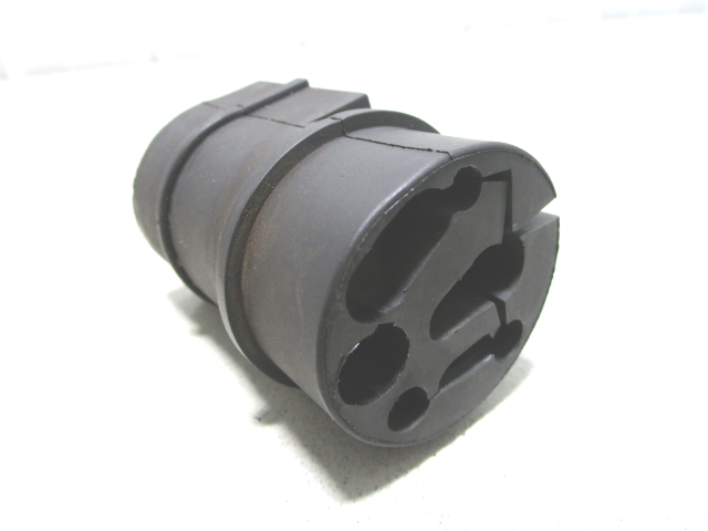 68V-42725-00-00 Yamaha Outboard 90 HP 4 Stroke Bottom Lower Cowling Grommet