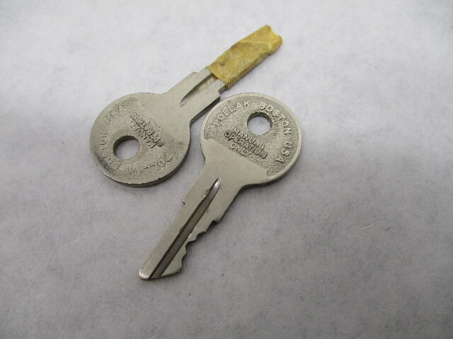0501814 501814 OMC Ignition Switch Key Set 77-65 for Evinrude Johnson Outboards
