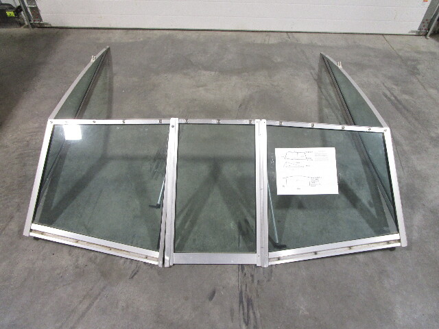1986 Sea Ray Seville Bowrider Marine Boat Windshield Walk Through Window 67"