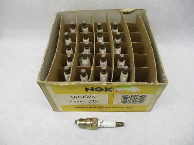 UR5 712 NGK V-Power Spark Plug Shop Pack of 21 for Outboard Engines OMC