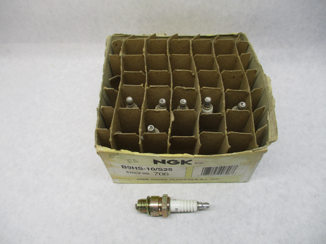 B9HS-10 706 NGK SPARK PLUG STANDARD NON-RESISTOR (10) Mercury Outboard 7.5 9.8 HP