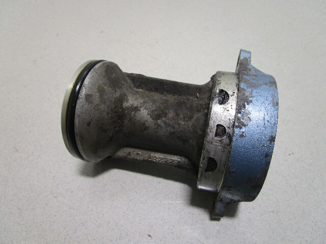 0388276 Evinrude Johnson Lower Unit Bearing Carrier Housing 9.9/10-15 Hp