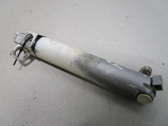 0172822 OMC Evinrude Johnson Outboard Starboard Tilt Cylinder