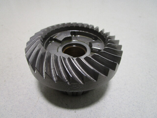 43-818062A3 Chrysler Force Outboard 75 85 100 HP Bevel Front Forward Gear 30T