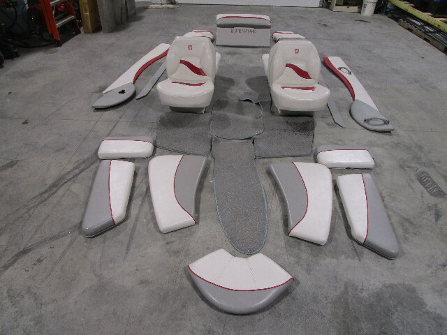 1990 Four Winns Horizon 170 3.0L Interior Seat Cushions Motor Cover Back to Back