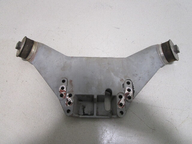 313845 0313845 OMC 80, 90HP Sterndrive Front Motor Mount Bracket 1969-71