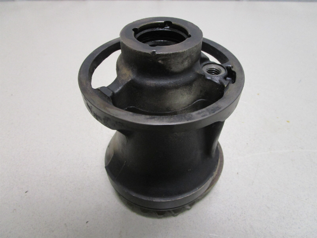 880696A08 Mercury Outboard Lower Unit Bearing Carrier & Reverse Gear 880707A01