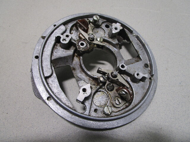 580121 202968 1952 Evinrude 7.5 hp Fleetwin Model 4443 Ignition Plate & Cam