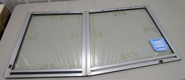 Bayliner Capri Center Port Left Front Windshield Window 23.5 x 26.25 x 25 x 23.75