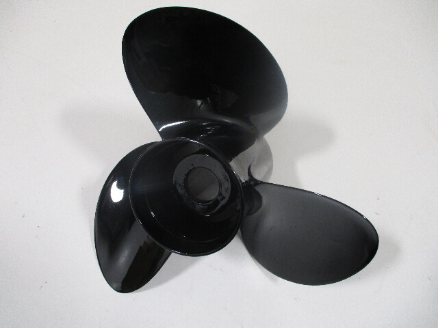 0765182 13.5 X 15P Prop 40-140 Hp 4 1/4" Case Mercury Johnson Evinrude Yamaha