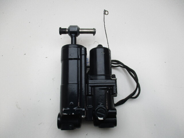 0438135 Hydraulic Trim Tilt Assembly Evinrude Johnson Outboard 25-50 HP 0435899