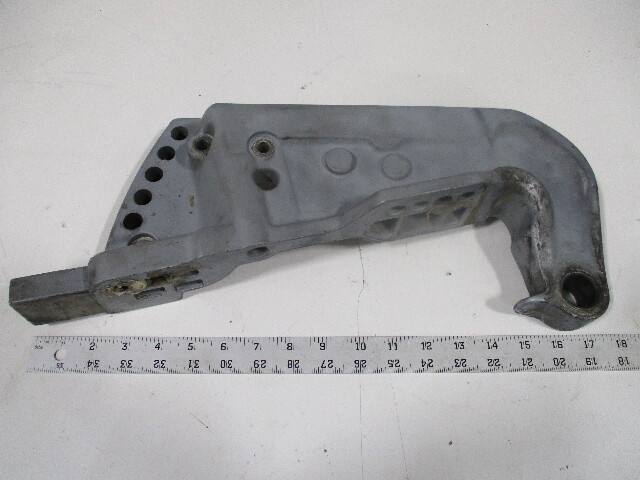 0395844 Evinrude Johnson 50-235 Hp Starboard Transom Stern Bracket