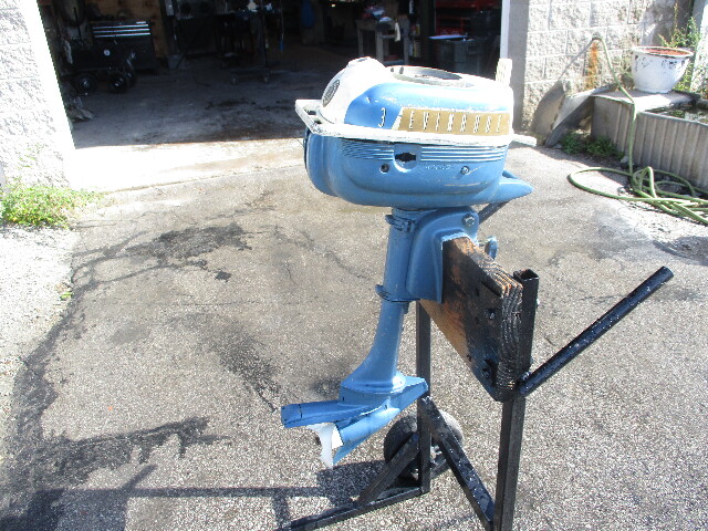 Vintage Antique Evinrude 3HP Light Twin 3D30-07279 SIEZED for Parts or Rebuild