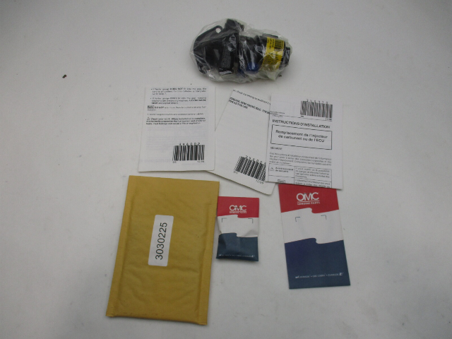 New Johnson Evinrude OMC 200/225 HP Starboard Fuel Injector Assembly # 5001343