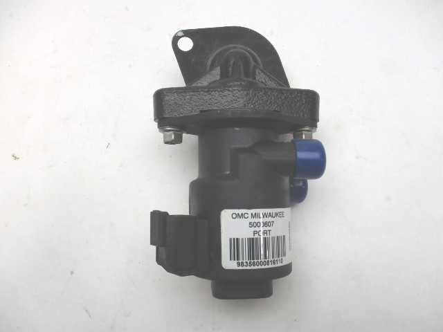 5000607 OMC Johnson Evinrude Ficht Outboard Port Side Fuel Injector NEW