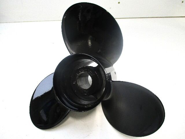 832828A45 15 X 17 Pitch Hub Kit Style Prop for 90-400HP 4 3/4" Gearcase