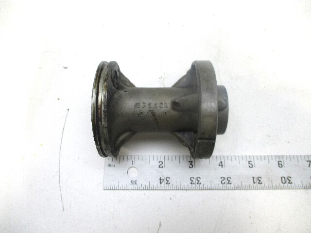 433428 Johnson Evinrude Propshaft  Bearing Carrier 18 20 25 30 35 HP