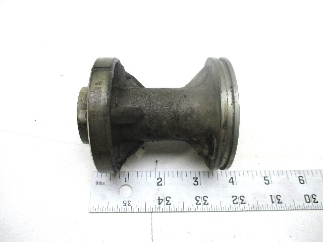 433428 Johnson Evinrude Propshaft  Bearing Carrier 18 20 25 30 35 HP