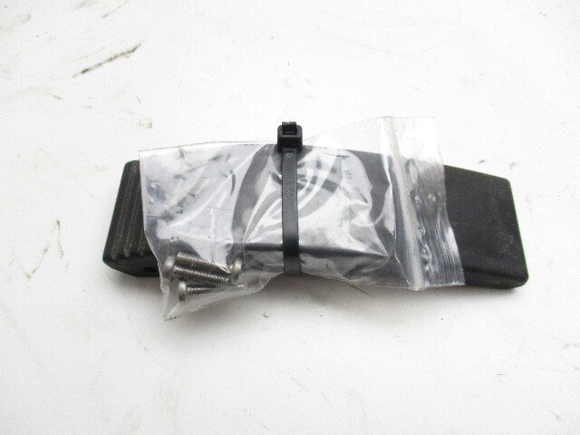 828463 Front Cowl Latch for Mercury Mariner 40 HP 2-stroke outboard