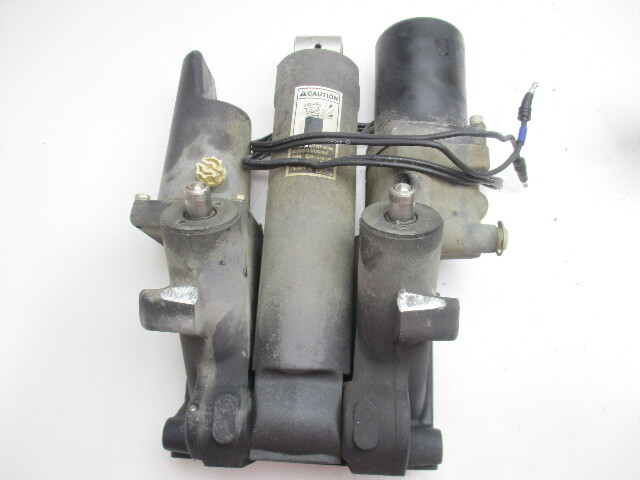 855998A05 Mercury Mariner 135 - 250 Hp V6 Outboard Power Tilt Trim Unit