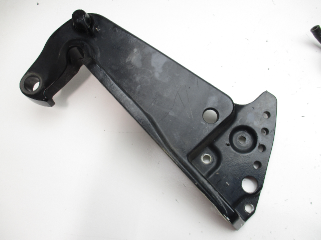 1400-8M0142800 Mercury Mariner Outboard Port Transom Bracket 110-300 HP