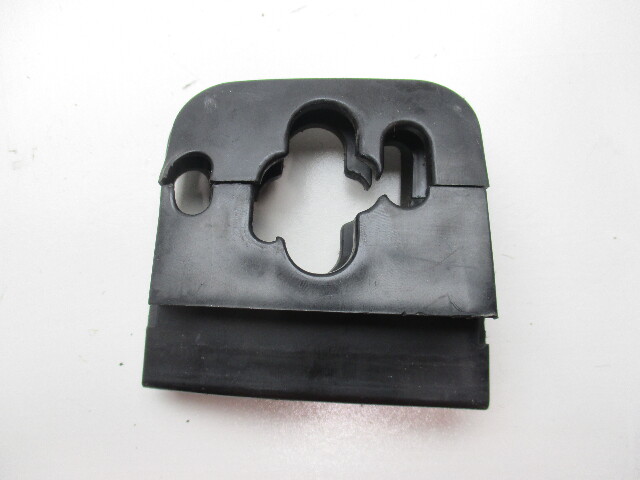 Mercury Optimax 135HP Rigging/Control Cable Clamp PN 54-822023 & 54-822024