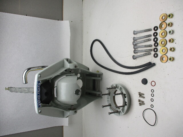 867981 875671 Volvo Penta Stern Drive Transom Plate Shield Assembly