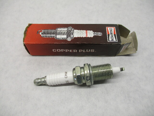 RC10ECC 918 Champion Copper Plus Spark Plug for Outboard Marine Engines