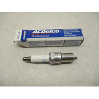 41-101 AC-DELCO GM Vehicle Engine Spark Plug Chevy Buick GMC Pontiac Saturn