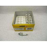 BR7HS-10 1113 Lot of 11 NGK MARINE SPARK PLUG STANDARD RESISTOR YAMAHA SUZUKI
