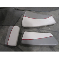 1990 Four Winns Horizon 170 3.0L Interior Seat Cushions Motor Cover Back to Back