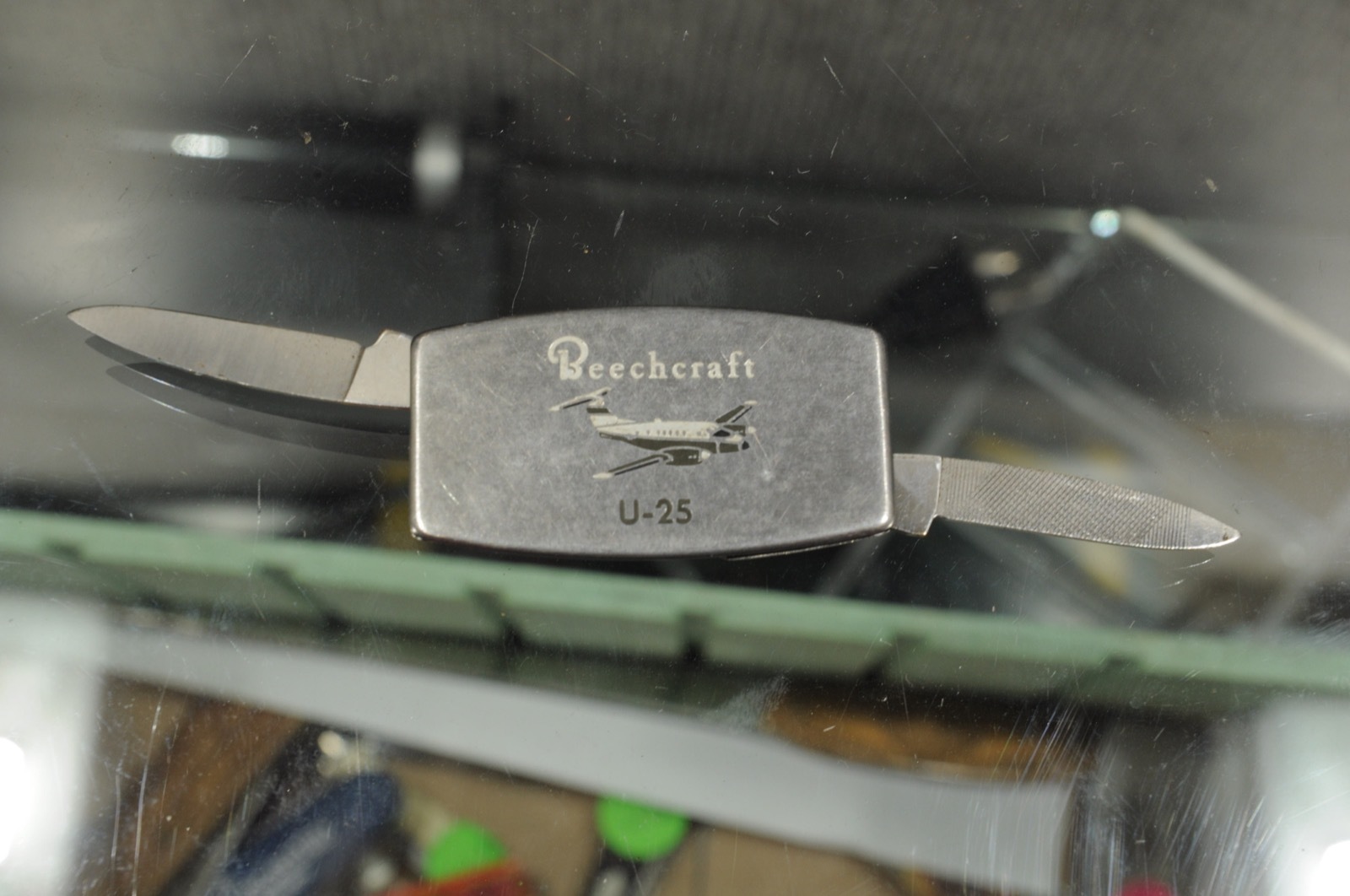 VINTAGE ZIPPO ADVERTISING FOLDING KNIFE BEECHCRAFT U25 AIRPLANE Air