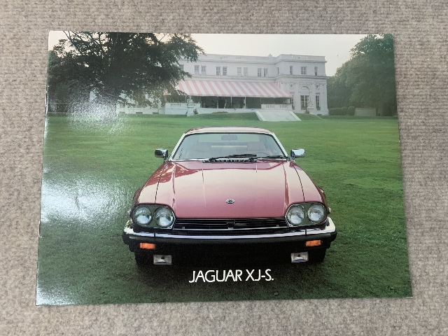 1983 JAGUAR "XJS " CAR DEALER SHOWROOM SALES BROCHURE CATALOG