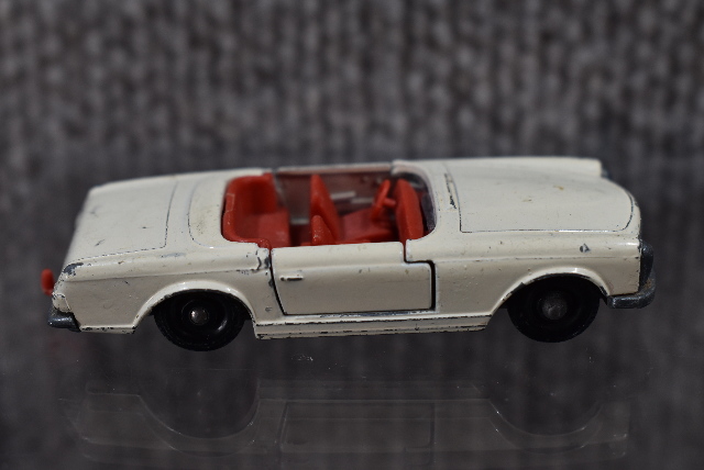 Vintage Matchbox Lesney #27 Mercedes 230 SL