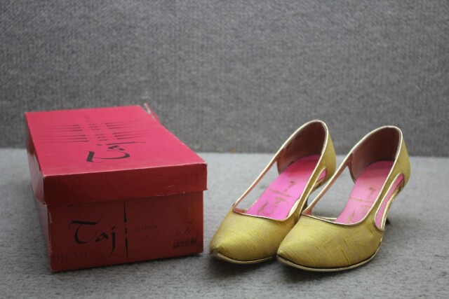 Vintage Early 60's Taj Gold Sole/Brass Heel/Pink Lining Shoes