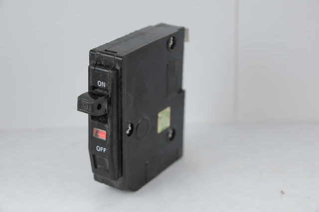 Used Square D 20 AMP 120V Single Pole Breaker KV-47