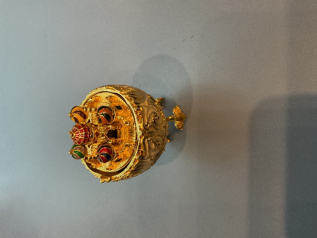 Joan Rivers Imperial Treasures Musical Gold Enamel Egg