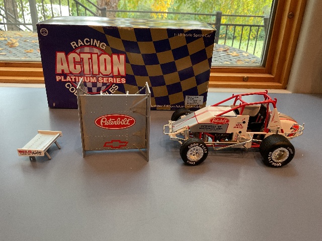 Racing Collectables Action Platinum Series Car Model 1:24 Scale Car