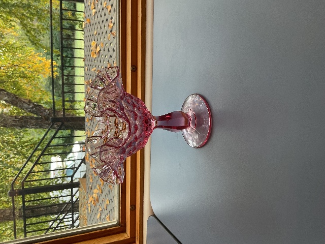 BEAUTIFUL VTG FENTON Pink Thumbprint & Ruffled Rim Glass Compote 6"H