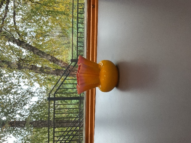 Ruffled Star - Yellow and Red Art Glass Vase