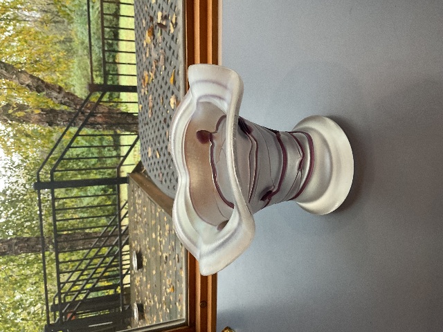 BEAUTIFUL Iridescent Hand Blown Art Glass Vase