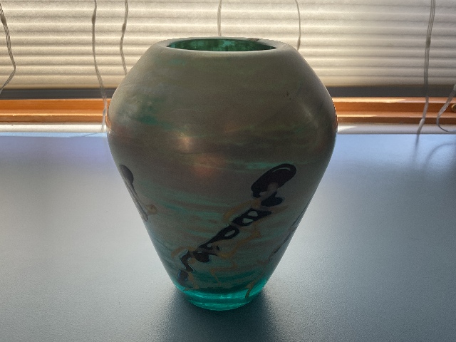 BEAUTIFUL Art Glass Vase 5.5"H