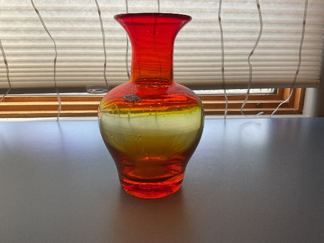 Beautiful Blenko Glass Tangerine Vase