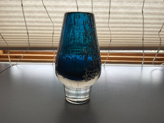 STUNNING Florida Design Art Glass Vase 7”H