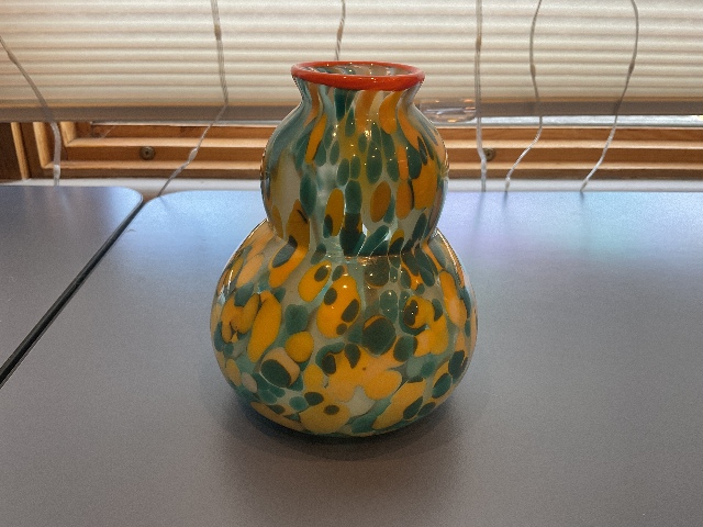 BEAUTIFUL Art Glass Signed Vase 5”H