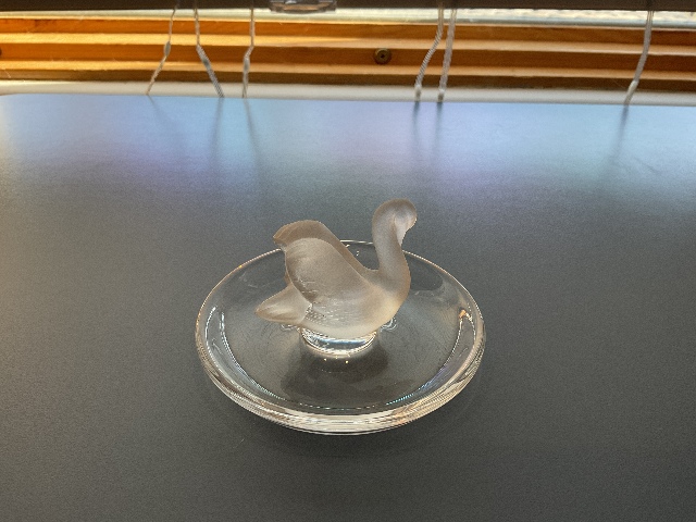 Lalique Frosted Crystal Swan Trinket Dish 4&rdquo;W