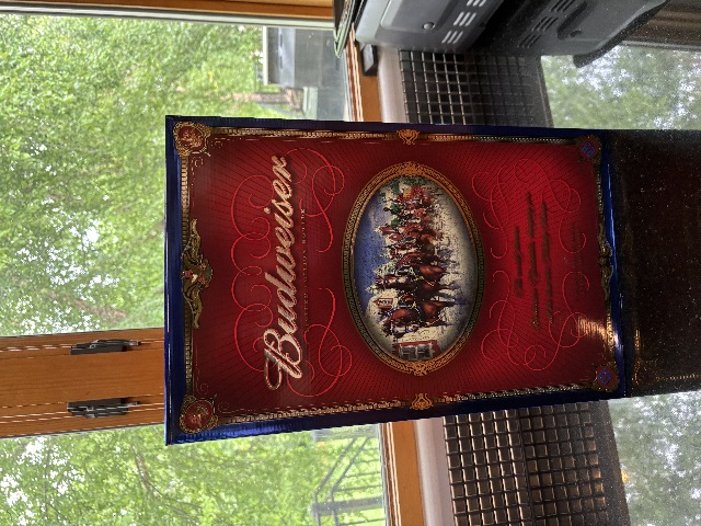 Limited Edition Budweiser 1 Quart Bottle W/4 11 Oz. Beer